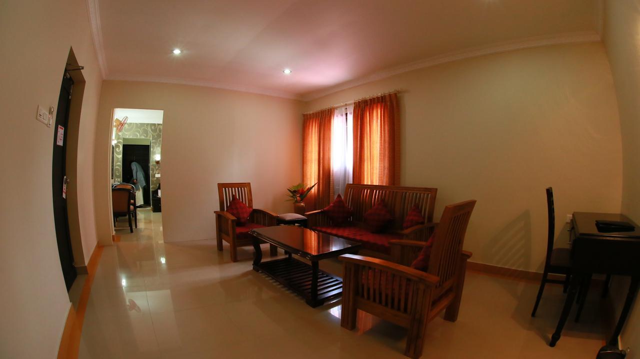 Capital O 46475 Gd International Redfort Hotel Nilambūr Kültér fotó