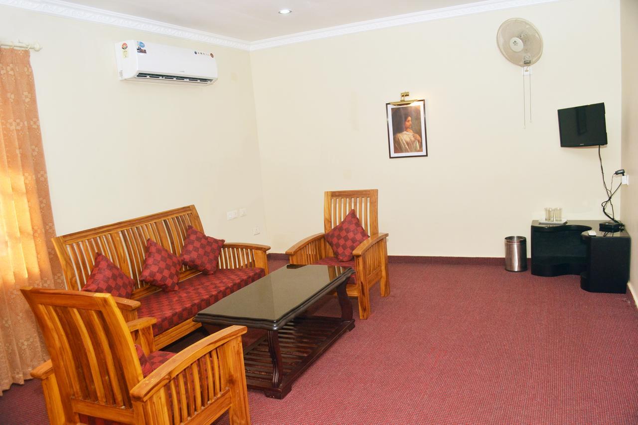 Capital O 46475 Gd International Redfort Hotel Nilambūr Kültér fotó