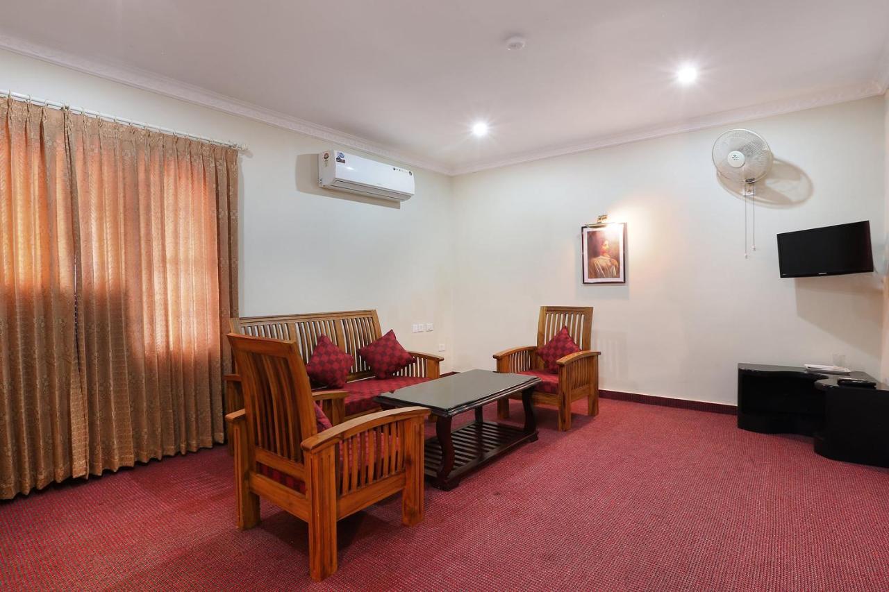Capital O 46475 Gd International Redfort Hotel Nilambūr Kültér fotó